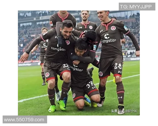 维多利与累体育的精彩对决揭示足球战术与团队协作的完美结合